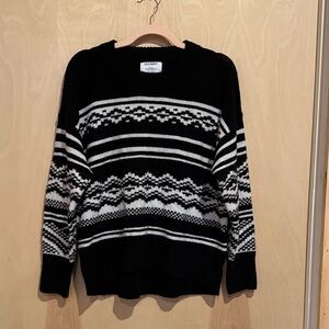Old Navy Black and White Patterned Sweater